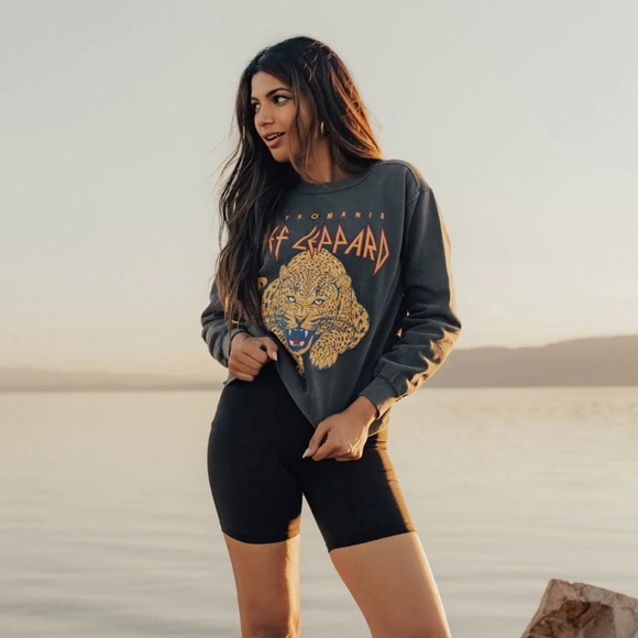 Def Leppard Gray‎ Crewneck Sweatshirt XXL Pull Over Rock of Ages 1983-Unisex - Picture 4 of 15